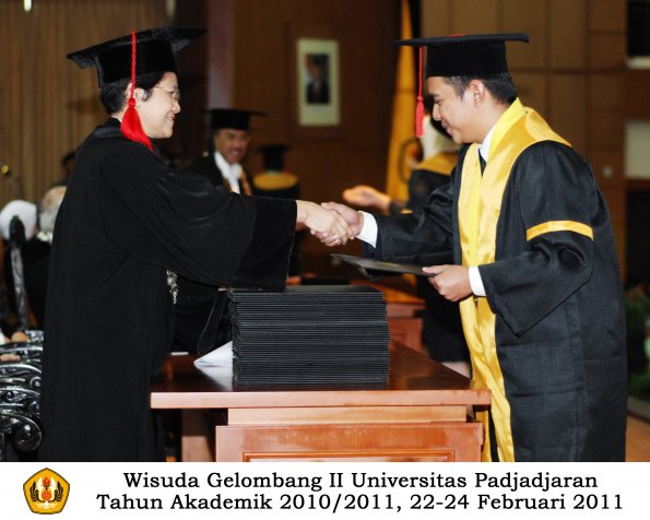 wisuda-fakultas-hukum-s1-dan-s2_145