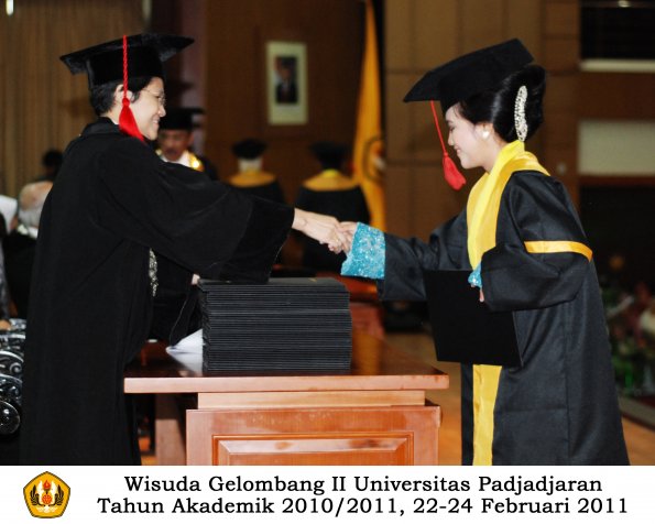 wisuda-fakultas-hukum-s1-dan-s2_146