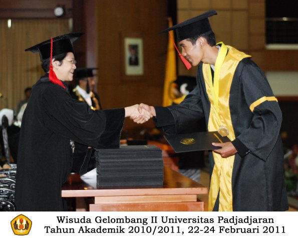 wisuda-fakultas-hukum-s1-dan-s2_147