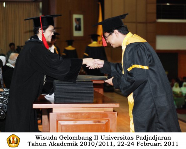 wisuda-fakultas-hukum-s1-dan-s2_150