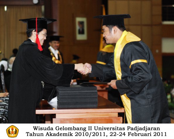 wisuda-fakultas-hukum-s1-dan-s2_151