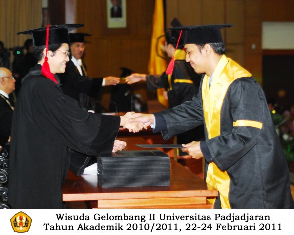 wisuda-fakultas-hukum-s1-dan-s2_156