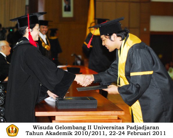 wisuda-fakultas-hukum-s1-dan-s2_173