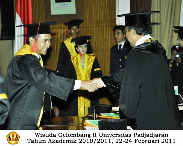 wisuda-fakultas-hukum-s1-dan-s2-oleh-rektor_144