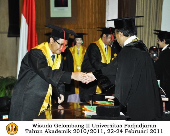 wisuda-fakultas-hukum-s1-dan-s2-oleh-rektor_149
