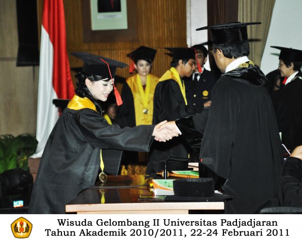 wisuda-fakultas-hukum-s1-dan-s2-oleh-rektor_156