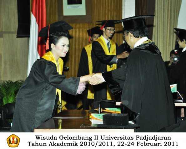 wisuda-fakultas-hukum-s1-dan-s2-oleh-rektor_161