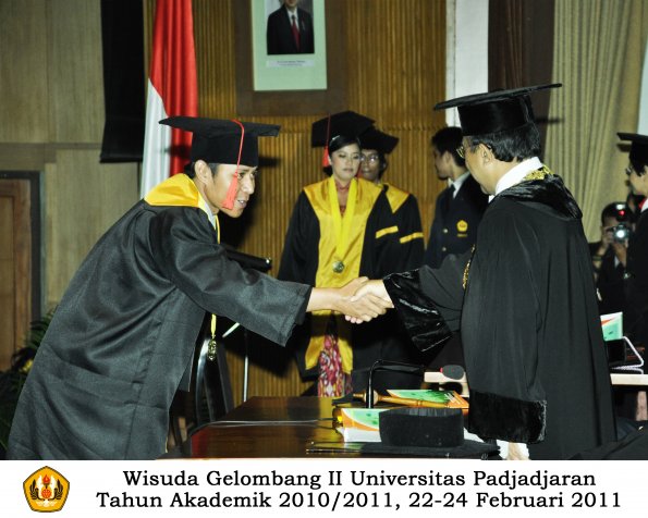 wisuda-fakultas-hukum-s1-dan-s2-oleh-rektor_167