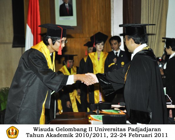 wisuda-fakultas-hukum-s1-dan-s2-oleh-rektor_169