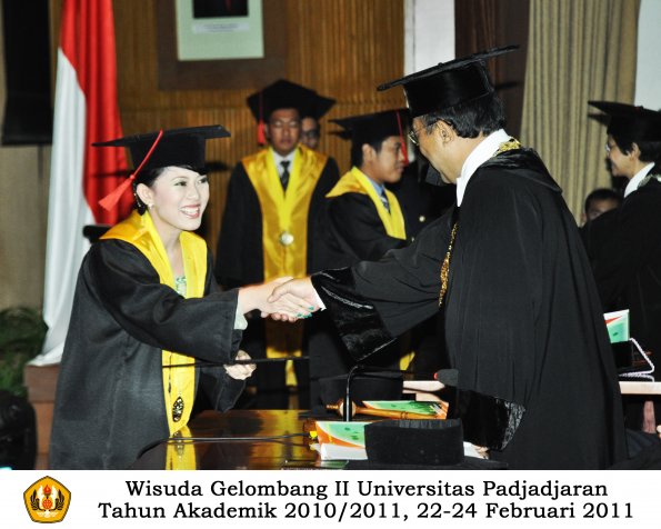 wisuda-fakultas-hukum-s1-dan-s2-oleh-rektor_177