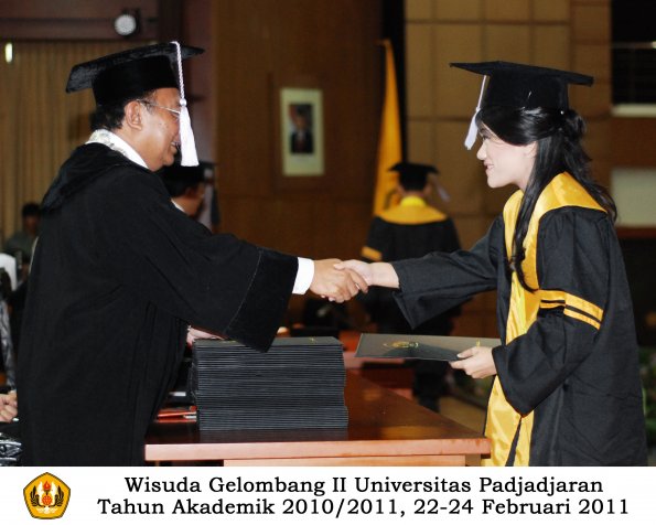 wisuda-fkg-sp-profesi-s1-oleh-dekan_030-copy