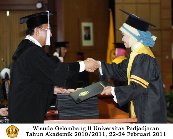 wisuda-fkg-sp-profesi-s1-oleh-dekan_033-copy