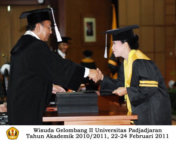 wisuda-fkg-sp-profesi-s1-oleh-dekan_037-copy