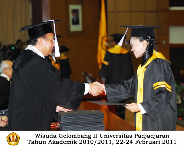 wisuda-fkg-sp-profesi-s1-oleh-dekan_042-copy