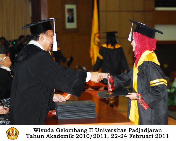 wisuda-fkg-sp-profesi-s1-oleh-dekan_044-copy