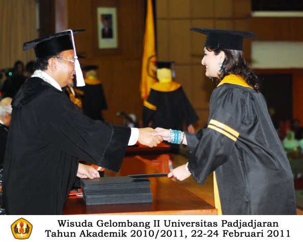 wisuda-fkg-sp-profesi-s1-oleh-dekan_048-copy