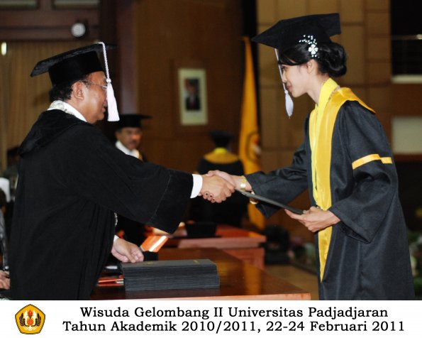 wisuda-fkg-sp-profesi-s1-oleh-dekan_053-copy