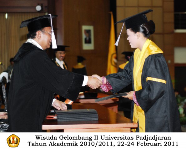 wisuda-fkg-sp-profesi-s1-oleh-dekan_055-copy