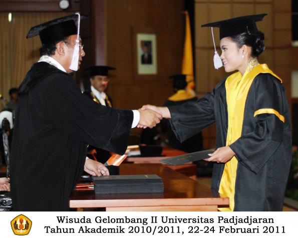 wisuda-fkg-sp-profesi-s1-oleh-dekan_056-copy