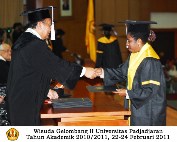 wisuda-fkg-sp-profesi-s1-oleh-dekan_060-copy