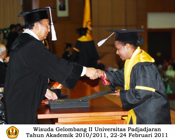 wisuda-fkg-sp-profesi-s1-oleh-dekan_061-copy