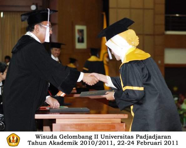 wisuda-fkg-sp-profesi-s1-oleh-dekan_068-copy