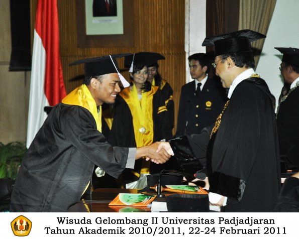 wisuda-fkg-sp-profesi-s1-oleh-rektor_0041-copy