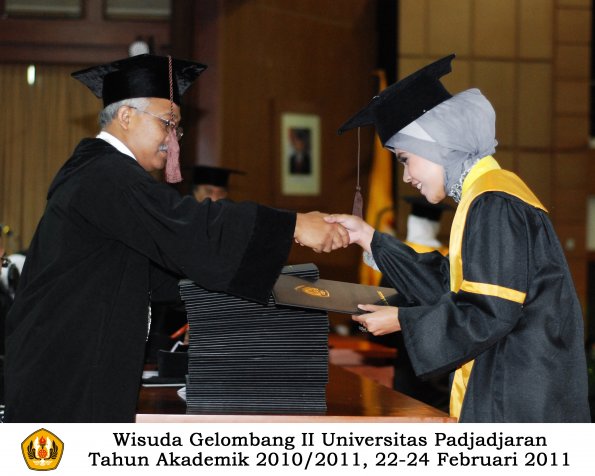 wisuda-fapet-s1-oleh-dekan-021