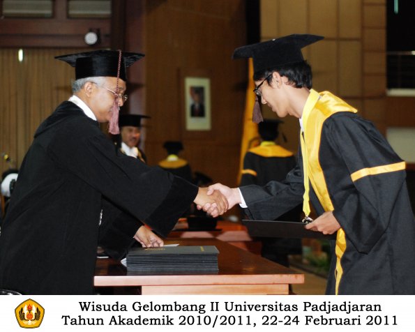 wisuda-fapet-s1-oleh-dekan-044