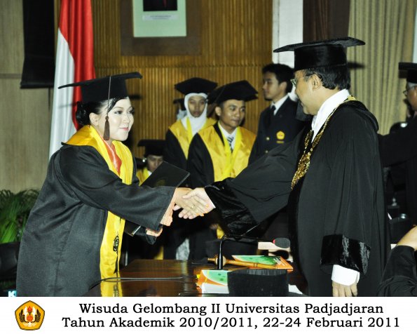 wisuda-fapet-s1-oleh-rektor-016