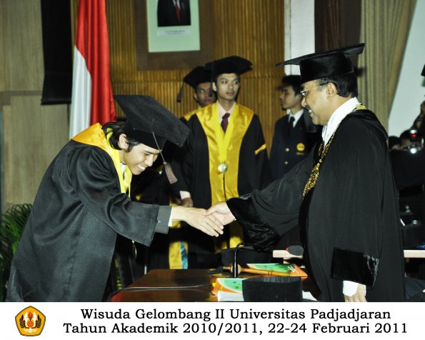 wisuda-fapet-s1-oleh-rektor-024