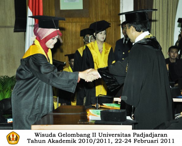 wisuda-fapet-s1-oleh-rektor-029