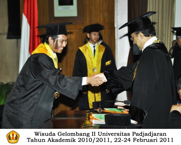 wisuda-fapet-s1-oleh-rektor-034