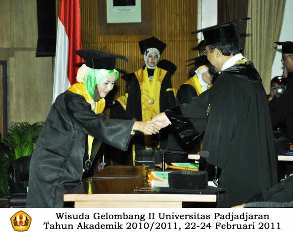 wisuda-fapet-s1-oleh-rektor-041