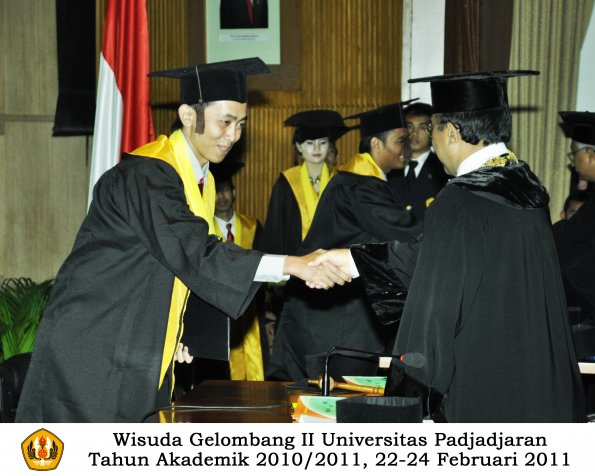 wisuda-fapet-s1-oleh-rektor-043