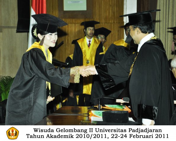 wisuda-fapet-s1-oleh-rektor-045