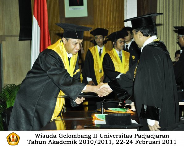 wisuda-fapet-s1-oleh-rektor-049