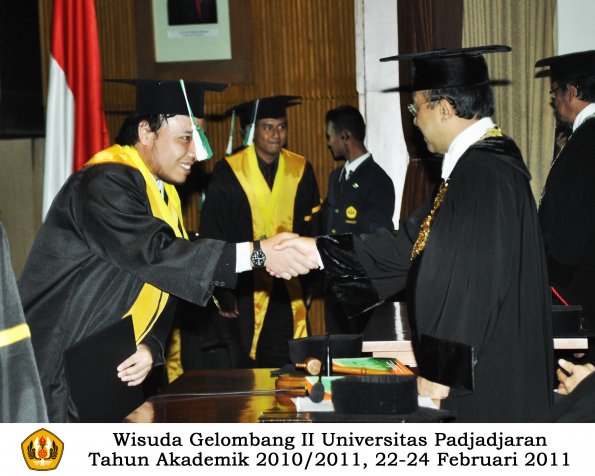 wisuda-faperta-s2-s1-amp-d3-oleh-rektor-040