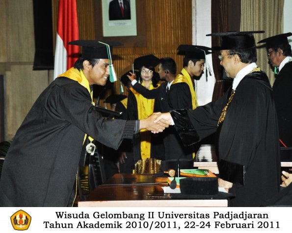 wisuda-faperta-s2-s1-amp-d3-oleh-rektor-042