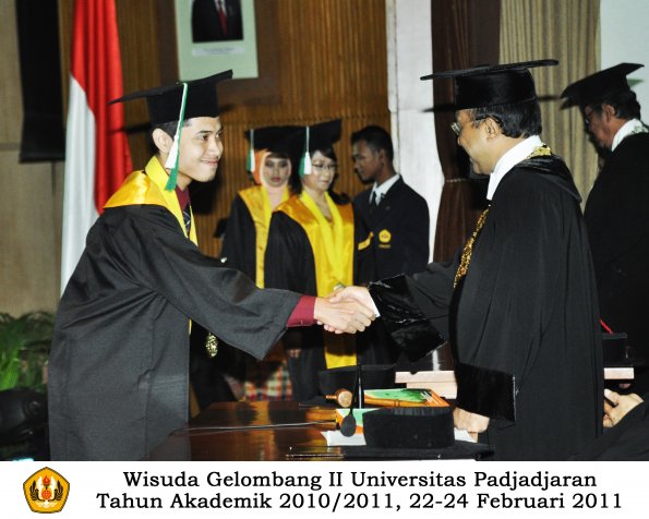 wisuda-faperta-s2-s1-amp-d3-oleh-rektor-044