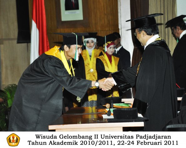 wisuda-faperta-s2-s1-amp-d3-oleh-rektor-050