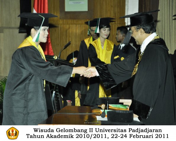 wisuda-faperta-s2-s1-amp-d3-oleh-rektor-071