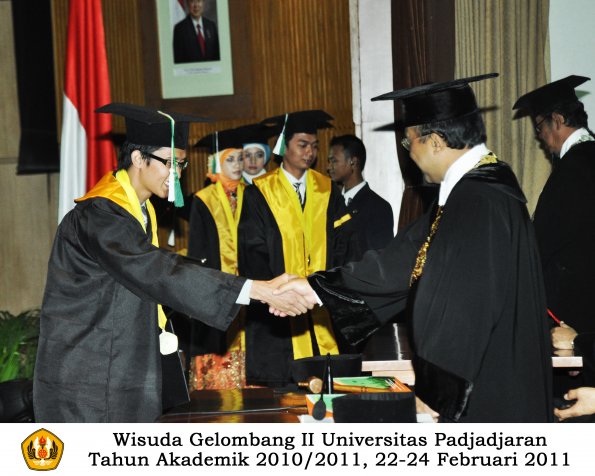 wisuda-faperta-s2-s1-amp-d3-oleh-rektor-072