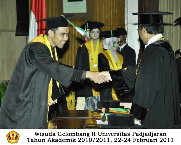 wisuda-faperta-s2-s1-amp-d3-oleh-rektor-075