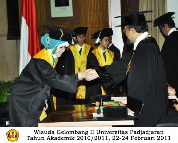 wisuda-faperta-s2-s1-amp-d3-oleh-rektor-078