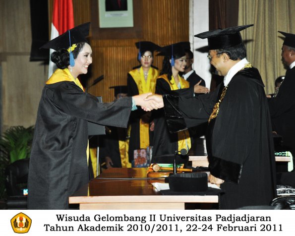 wisuda-fisip-s1-dan-d3-oleh-rektor-078