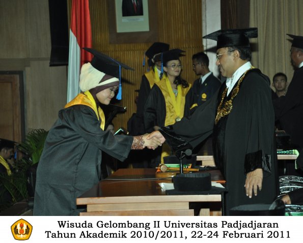 wisuda-fisip-s1-dan-d3-oleh-rektor-089