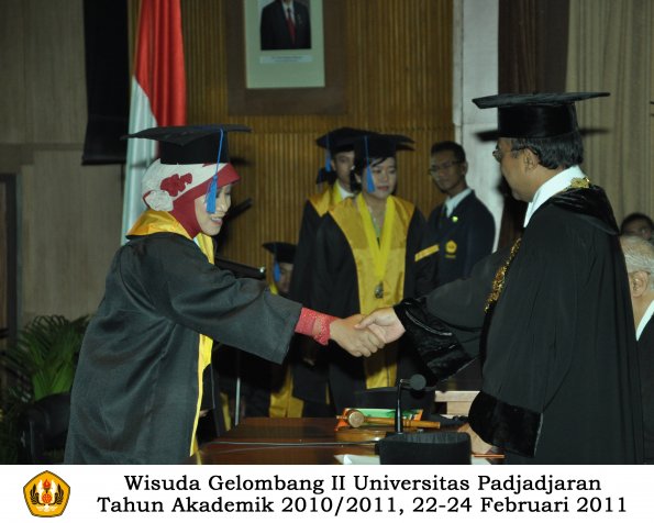 wisuda-fisip-s1-dan-d3-oleh-rektor-126