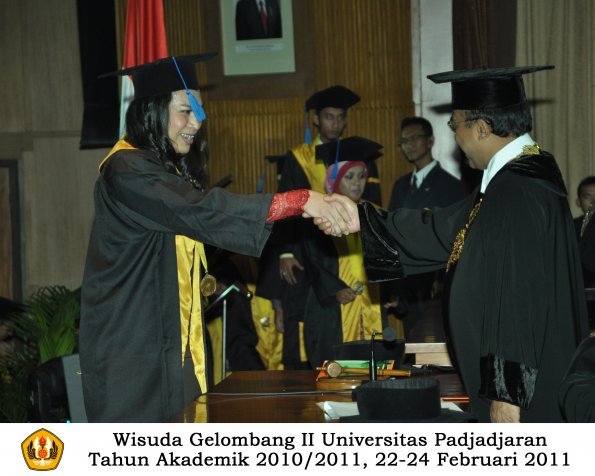 wisuda-fisip-s1-dan-d3-oleh-rektor-141