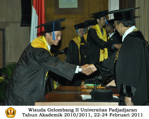 wisuda-fisip-s1-dan-d3-oleh-rektor-149